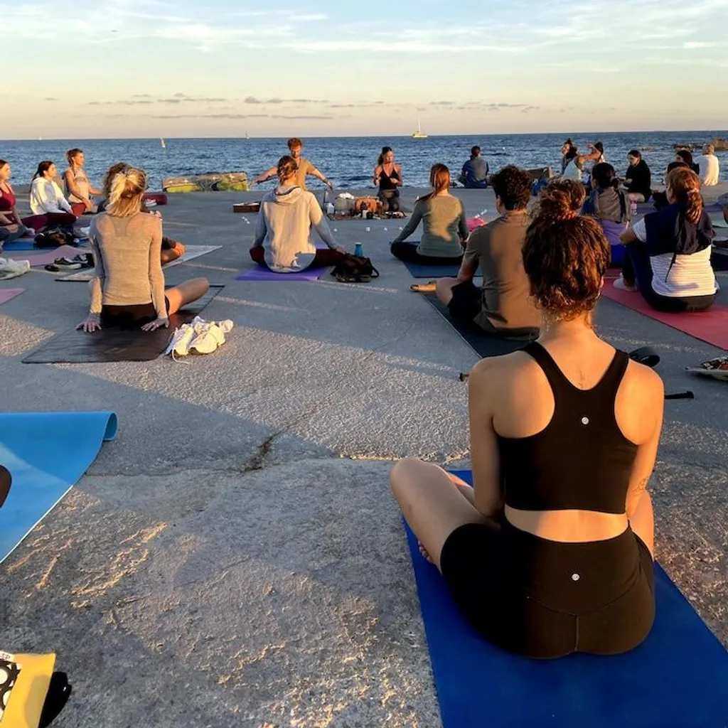 Barcelona Beach House SUP & YOGA - 2