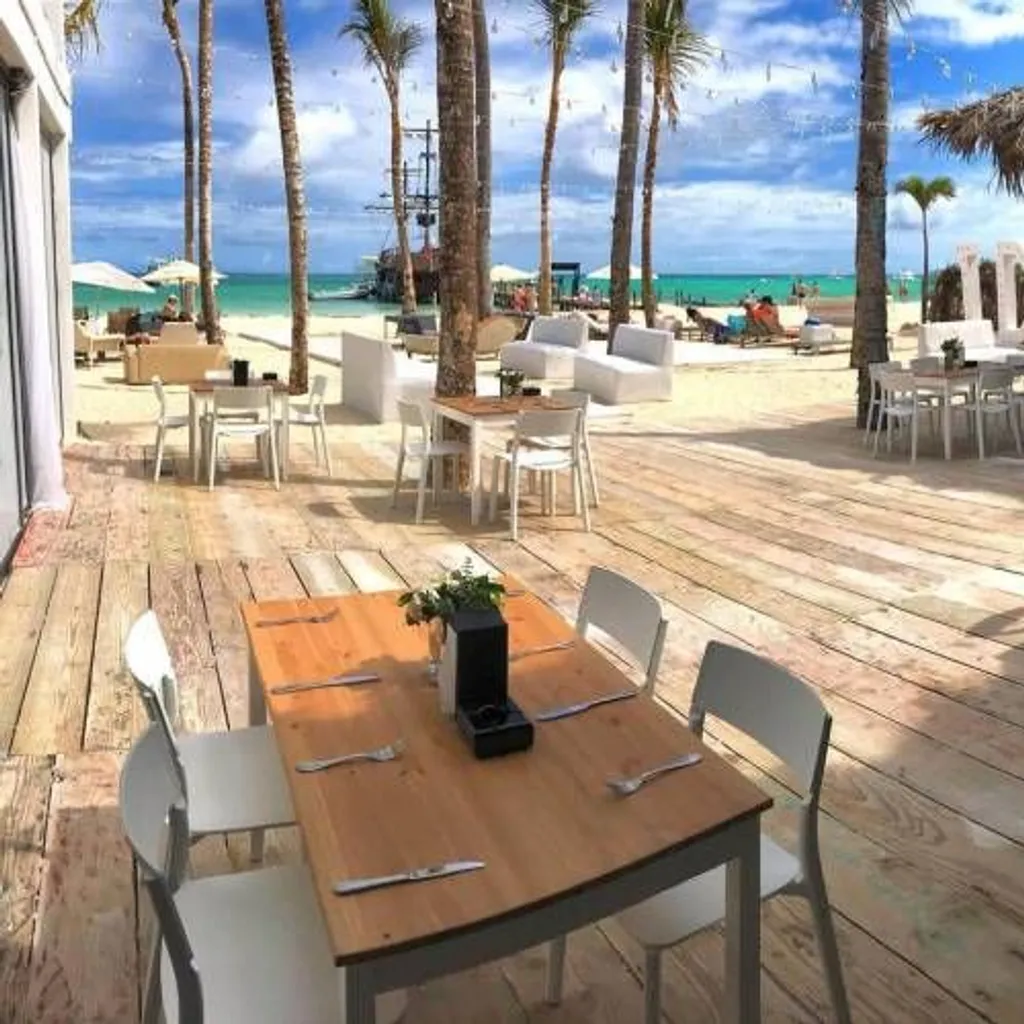 Huracan Beach Club - 3