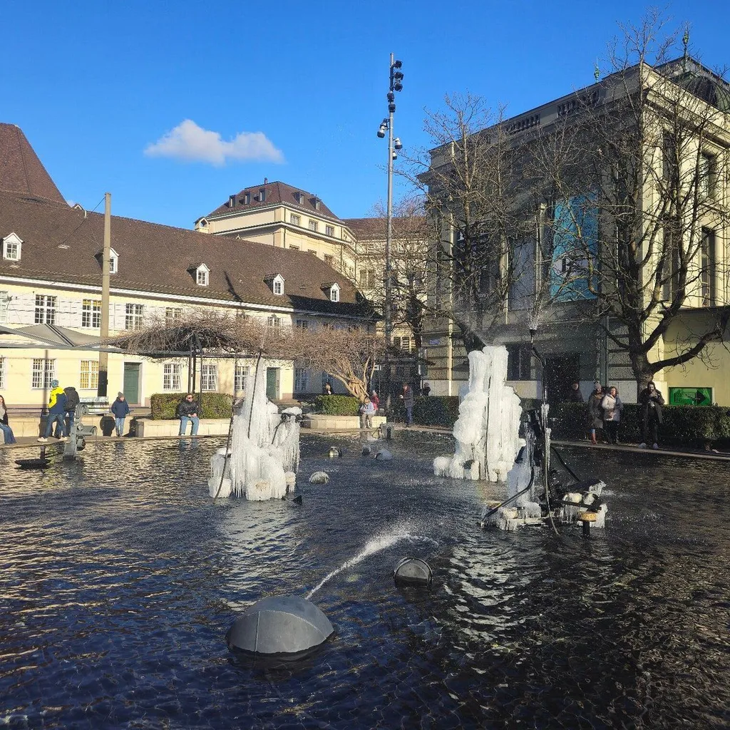 Tinguely-Brunnen - 4
