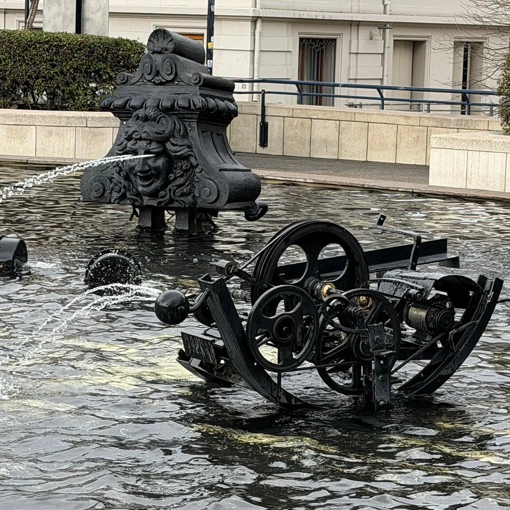 Tinguely-Brunnen - 2