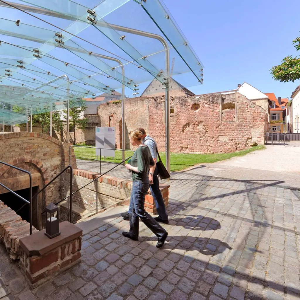 Jewish courtyard - 1
