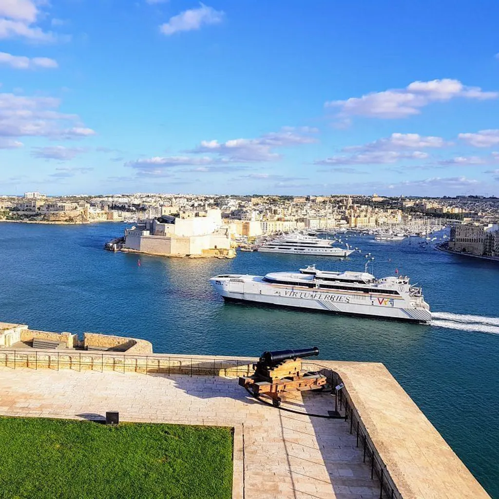Saluting Battery - 1