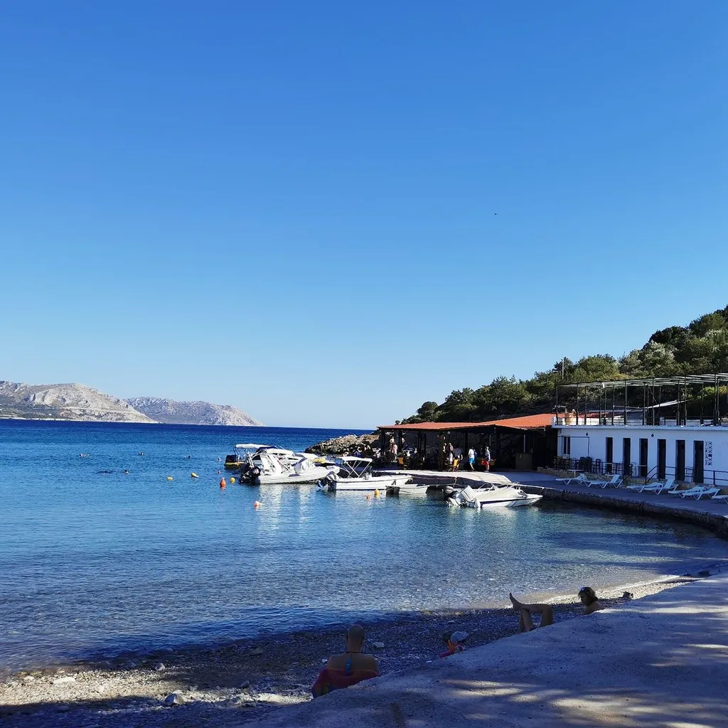 Paralia Anavissou - 1