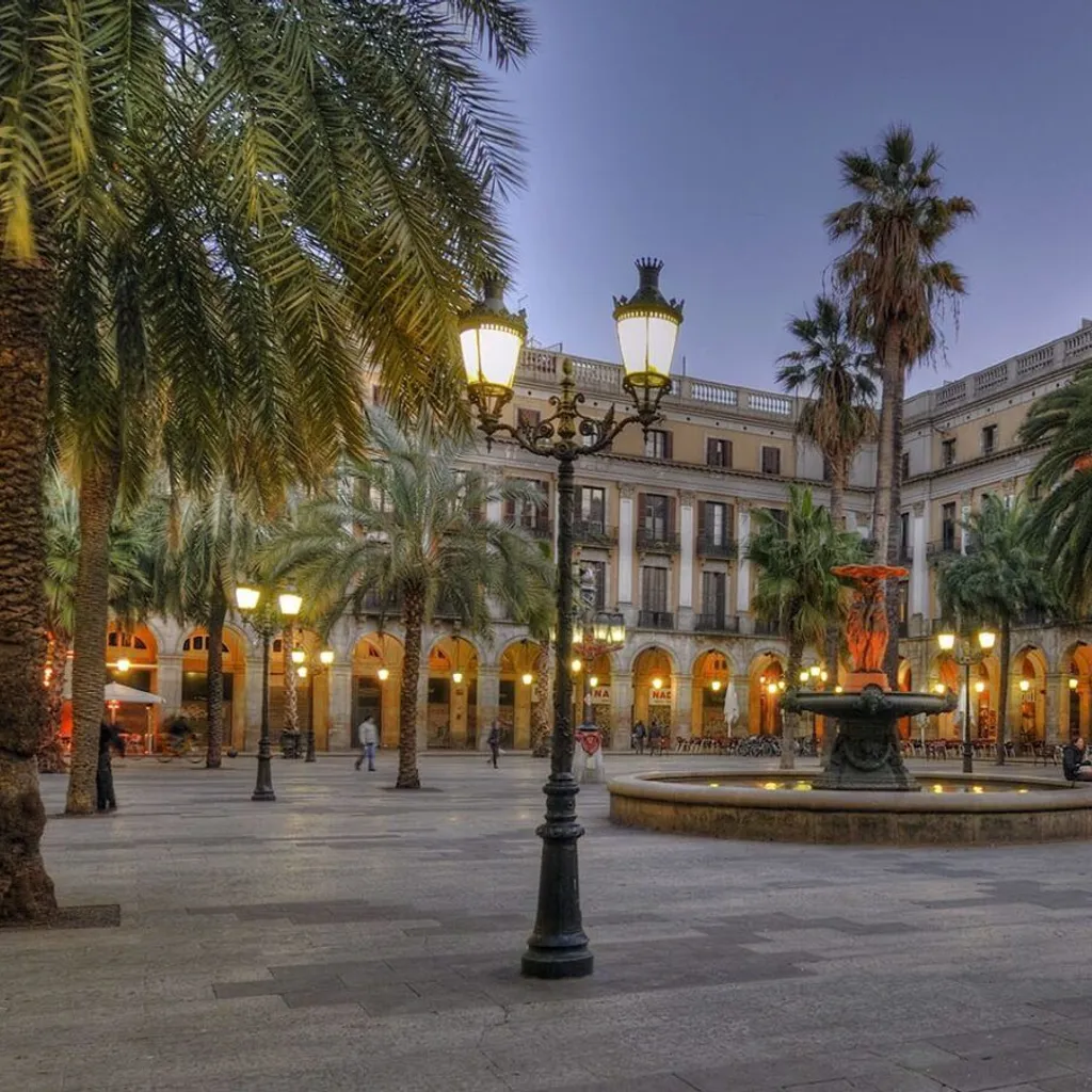 JUST ROYAL BCN - 1
