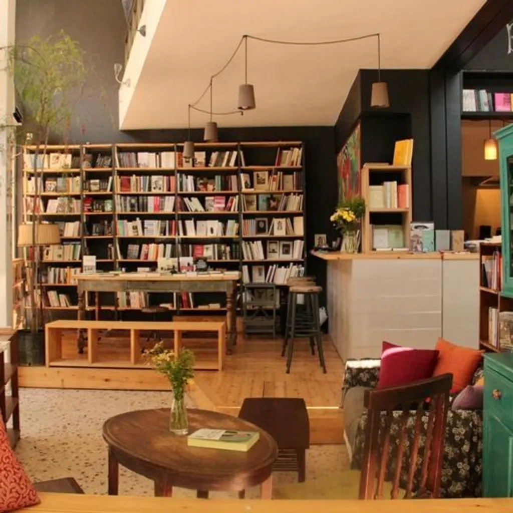 Little Tree Books and Coffee - 2